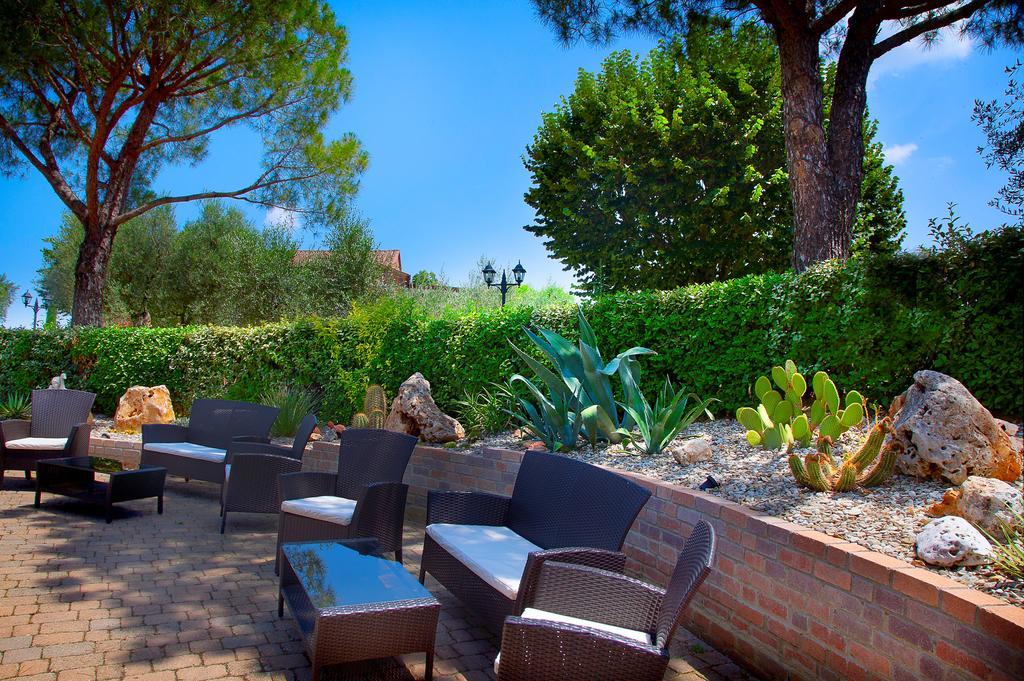 Borgo Tre Rose Hotel Valiano Exterior foto